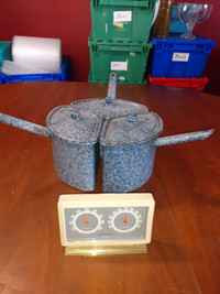 Set of 3 way split pot with lids and temp humid meter