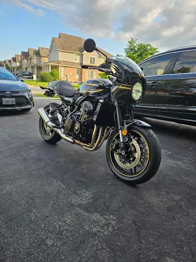 Mint condition. Frame sliders, radiator guard and tale tidy added. Awesome bike I just don't have ti...