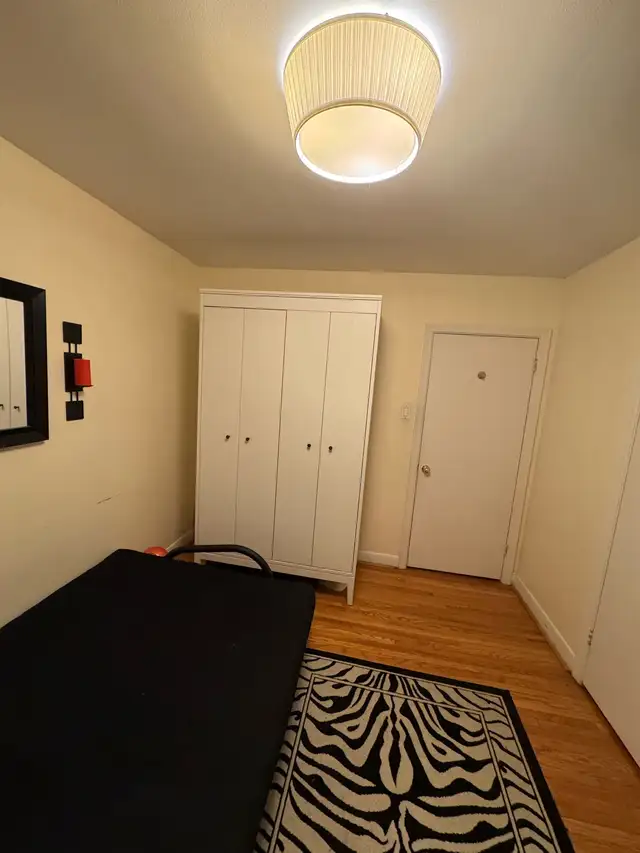 Lrg Clean Private Main floor bdrm Safe Etobicoke63417638155521122