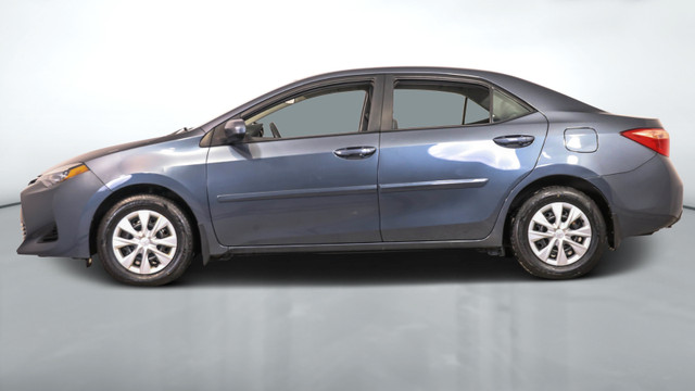TOYOTA COROLLA 2018 dans Autos et camions  à Ville de Montréal - Image 2
