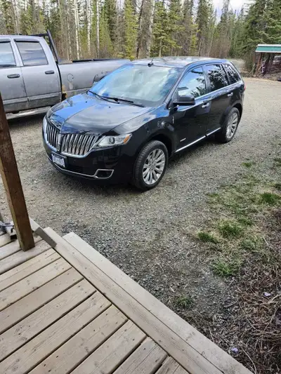 2011 lincoln mkx with 2 separate sets of tires new 1 year old studded winter snow tires sun roof hea...