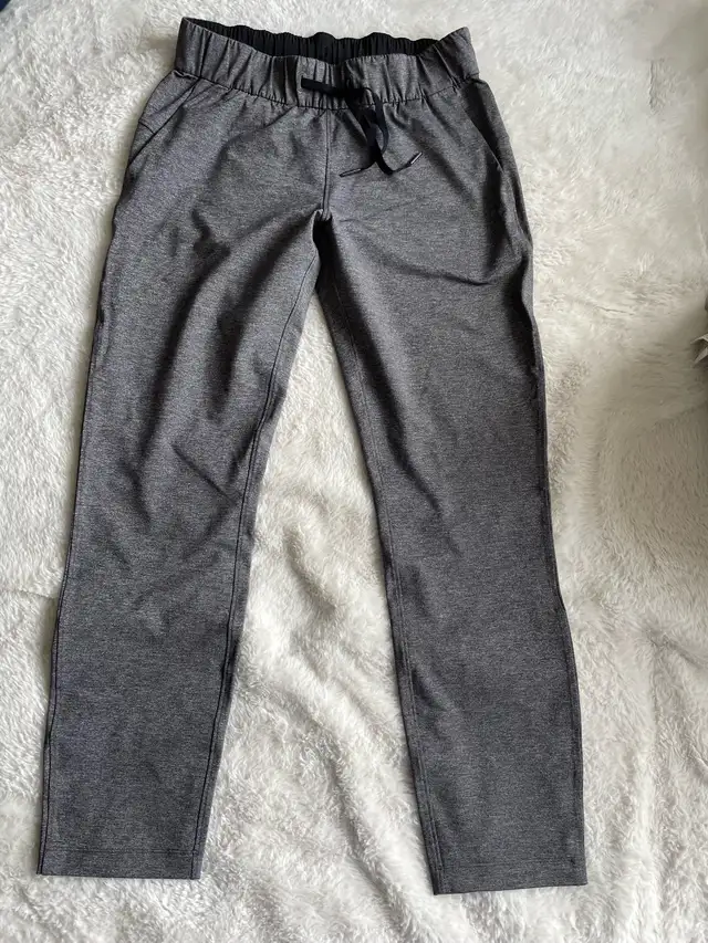 Lululemon On The Fly Pant in Women's - Bottoms in Markham / York Region - Image 4