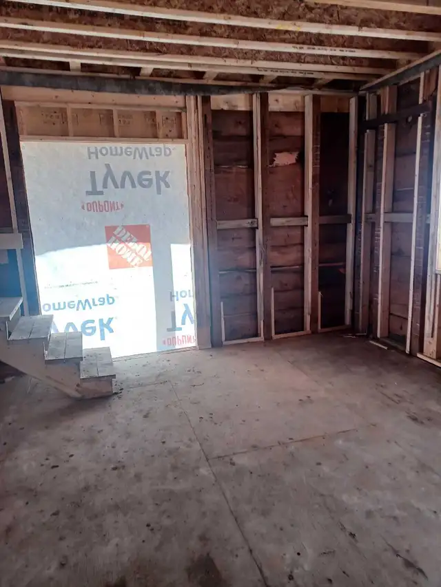 framer looking for work64840289257219122