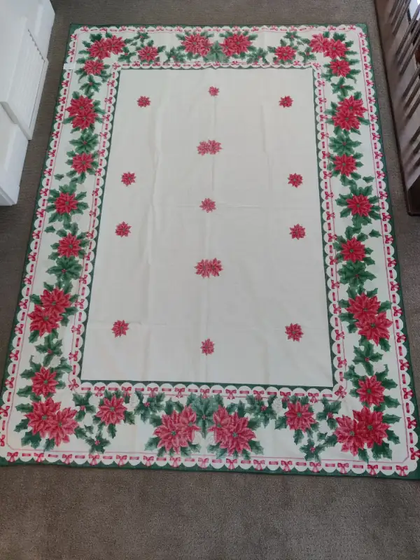 Christmas Tablecloth - Poinsettia & Holly Berry Linen Decoration in Holiday, Event & Seasonal in Calgary - Image 7