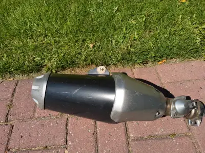 Few surface scratches, sold the bike years ago, maybe 5000 km on it