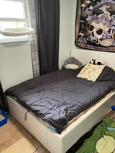 1 bedroom with private bathroom available in house. All utilities included and furnished with coin o...