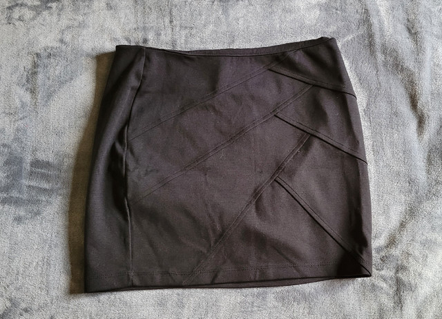 Shorts and skirts for sale - great condition in Women's - Bottoms in Brockville - Image 3