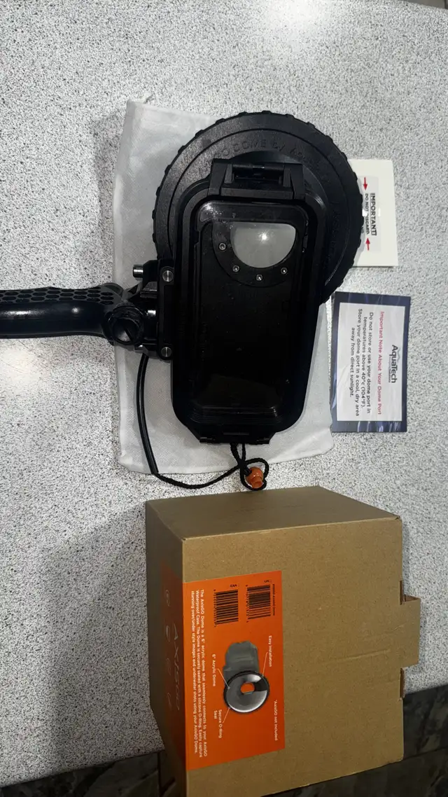 iphone 12 Underwater Dive Housing in Cameras & Camcorders in City of Toronto - Image 6