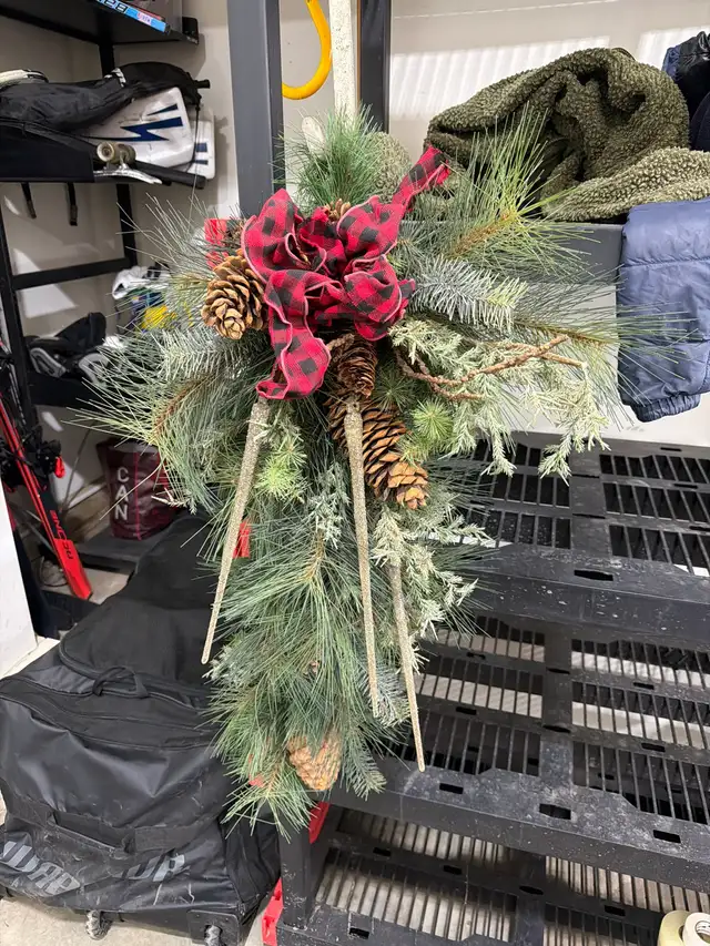 Wreaths & Garland in Home Décor & Accents in Strathcona County - Image 2