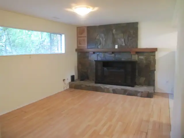 Available to Rent Immediately! Lower level suite in Maple Ridge.