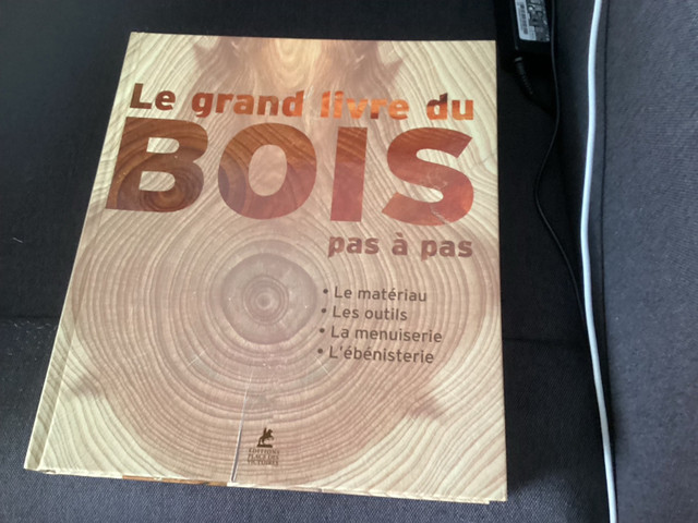 Le grand livre du bois dans Manuels  à Saguenay