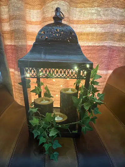 19” tall 12” x 12 “ Beautiful Decoration Set For Outdoor/Indoor (I always had it inside in my Foyer...