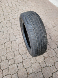 Un pneu Bridgestone Turanza - 195/60/16
