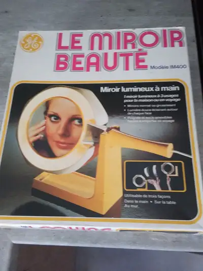 Miroir de beauté lumineux - électrique Sur socle (table), dans la main ou au mur Miroir régulier ou...