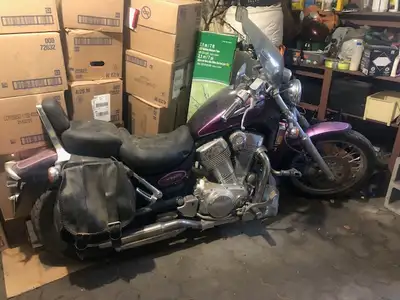Moteur fonctionnel, transmission bloqué, batterie vide.