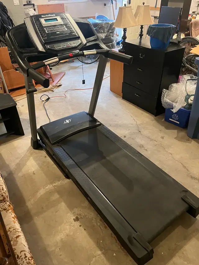 Treadmill in Exercise Equipment in Calgary - Image 3