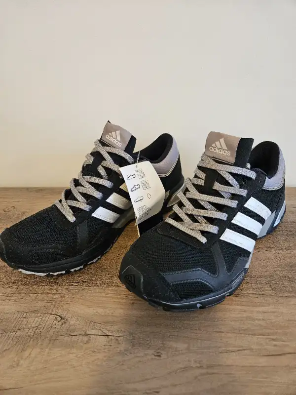 Adidas Marathon 10 Black and grey BNWT Men's Sz. 8.5 in Men's Shoes in Kitchener / Waterloo - Image 2