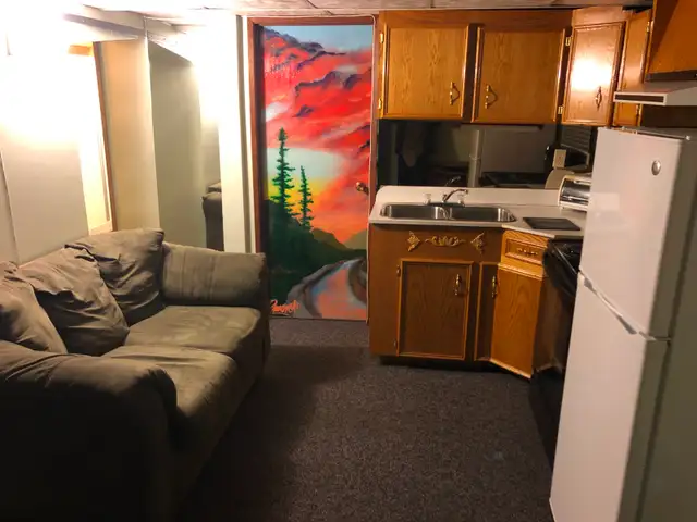 Basement Suite for rent , 1 bedroom , 1 bath & kitchen /lr