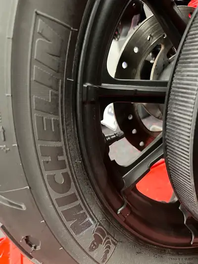 2 roues Sporter avec pneus bas kilomètrage pneu 180 mm inclus 16 pouces arrière 19 avant plus un 3 i...