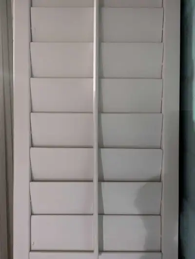 Quality wood shutters with hinges. Sizes (hxw inches): 41.5x23.75(3), 25.5x25.5(1), 36.5x16(1), 78x2...