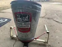 Seed/fertilizer spreader 