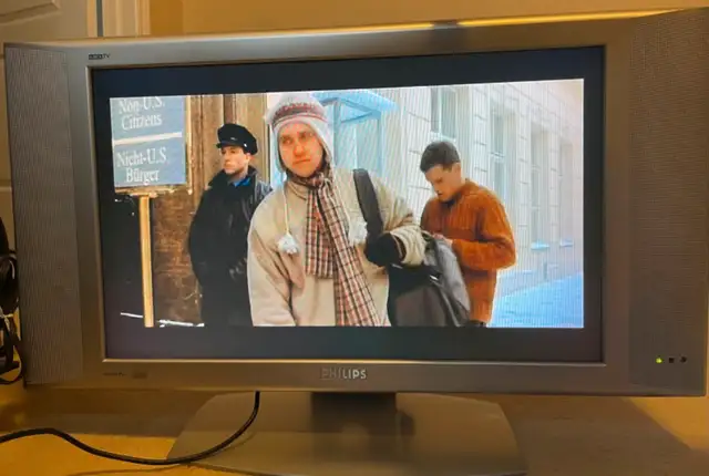 Philips 23” LCD TV in TVs in Ottawa - Image 3