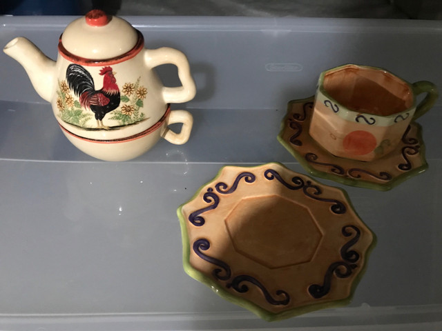Canisters seal cover,1 cup teapot,1cup saucer +plate  in Kitchen & Dining Wares in Miramichi - Image 3
