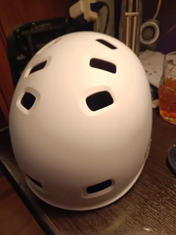 Three Bike Helmets for Adults ($30 to $50) in Clothing, Shoes & Accessories in Markham / York Region - Image 6
