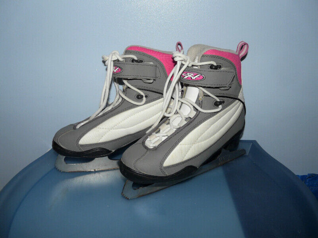 Almost new Ice Skates for  Kids in Skates & Blades in Gatineau - Image 3