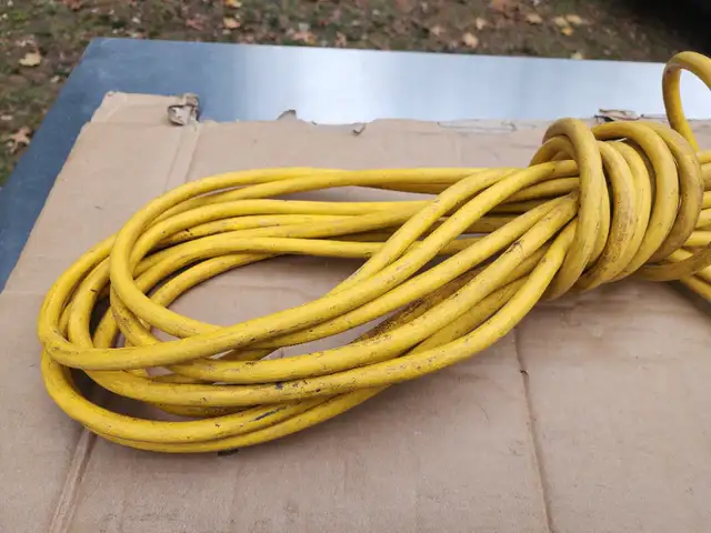 50' Heavy-Duty Outdoor Indoor Extension Cord With Three Outlets in Outdoor Tools & Storage in Windsor Region - Image 4