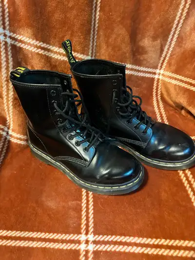 Women’s Doc Martens original 1460 size 7, View more