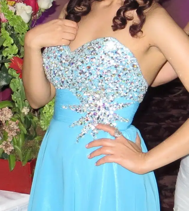 Blue dress perfect for a wedding/ bridesmaids/ grad dress in Wedding in Calgary - Image 2