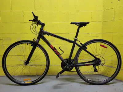 Scott SUB 40 aluminum hybrid bike. Shimano ACERA/TOURNEY., View more