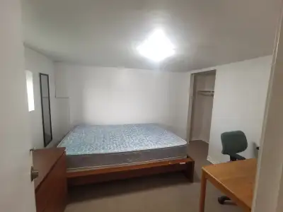 There one rooms at basement for rent in Vancouver. It shared Kitchen and Bathroom with other roommat...