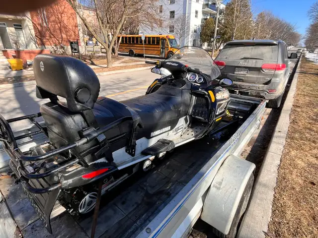 Skidoo V1000 Legend Grand Touring in Snowmobiles in Mississauga / Peel Region - Image 6