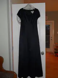 Formal Dress (Size 6), Navy, Brand New!