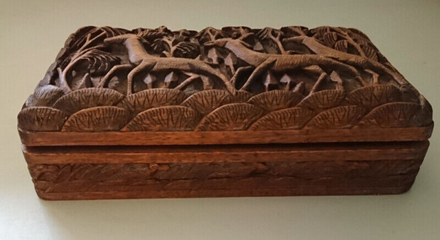 Vintage Carved Wood Box Jewelry with Antelopes & Trees in Arts & Collectibles in Oshawa / Durham Region - Image 3