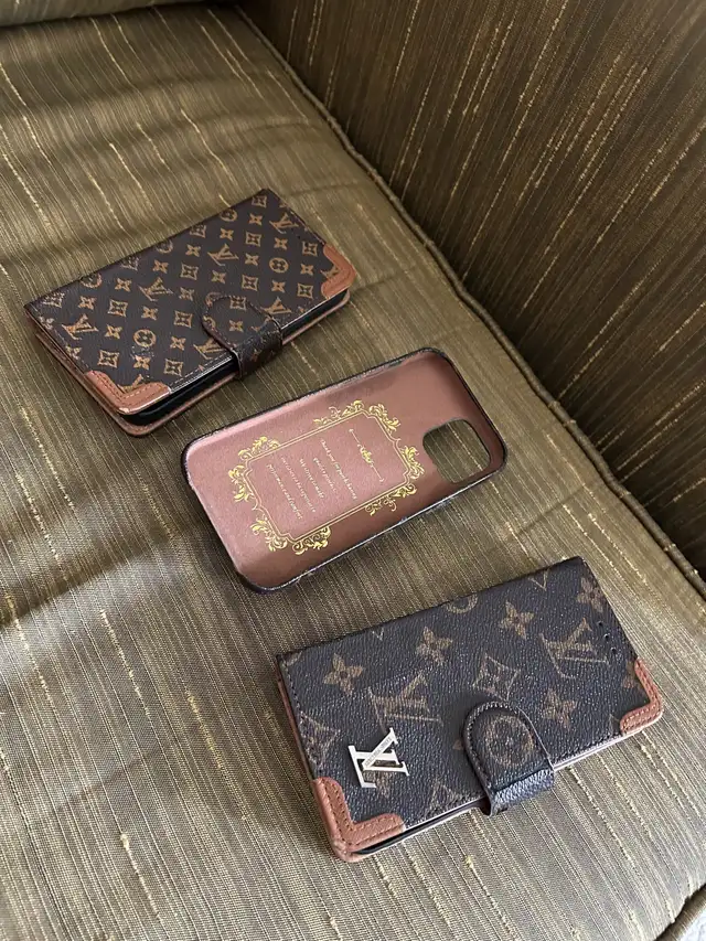 3 used iPhone 12/12Pro cases all for $12 in Cell Phone Accessories in Regina - Image 4