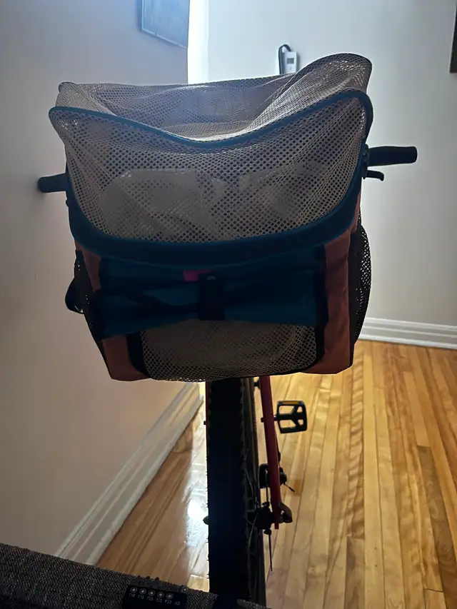 Pet Bicycle Carrier / Bike Basket for Small Dog or Cat – Like Ne in Road in Ottawa - Image 4