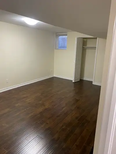 Single room for rent in Brampton. Near humberwest parkway and castlemore. Near the bus stop. Near th...