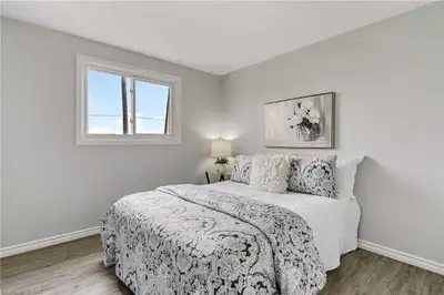 Room for rent, ideal for student or working professionals.