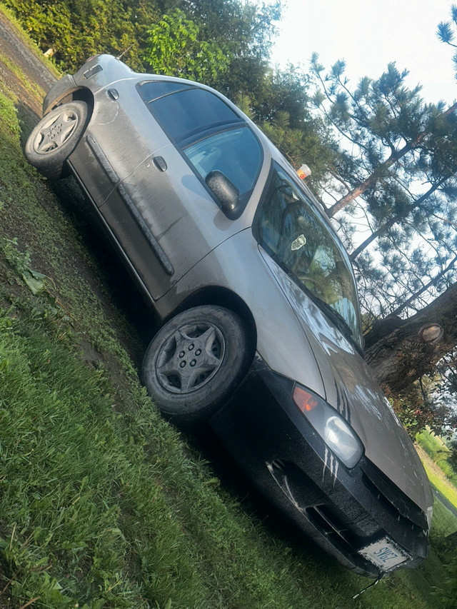 2005 Chevy Cavalier  in Cars & Trucks in Ottawa - Image 2