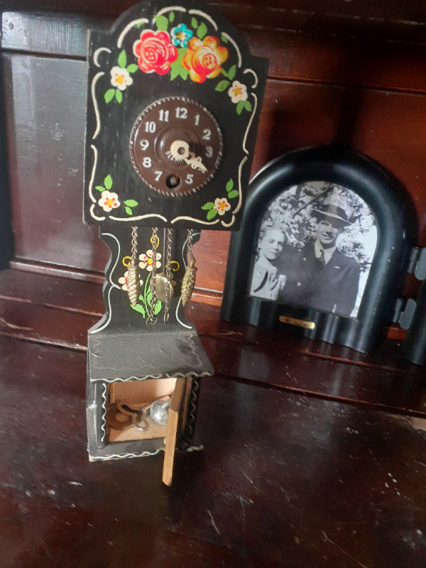Art Deco Clock with all it's  gadgets. in Arts & Collectibles in Hamilton
