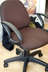 READ the ad. Office Chair (Vintage 1984). I have MANY for cheap