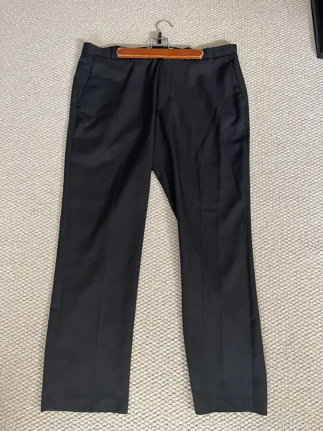 Perry Ellis dress pants in Men's in City of Toronto - Image 2