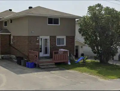 Very Large and bright 3 bedroom 2 bathroom