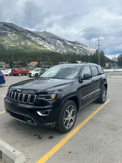 I'm selling my Jeep Grand Cherokee 25th Anniversary Edition, a stylish and capable SUV with 120k on...