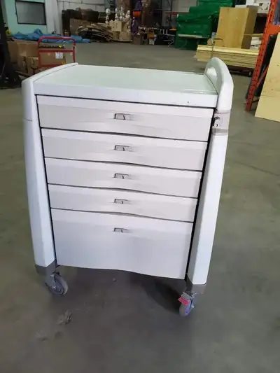Rolling Storage Cabinet With 5 Drawers Very nice rolling cart with lots of uses. This cart is from t...