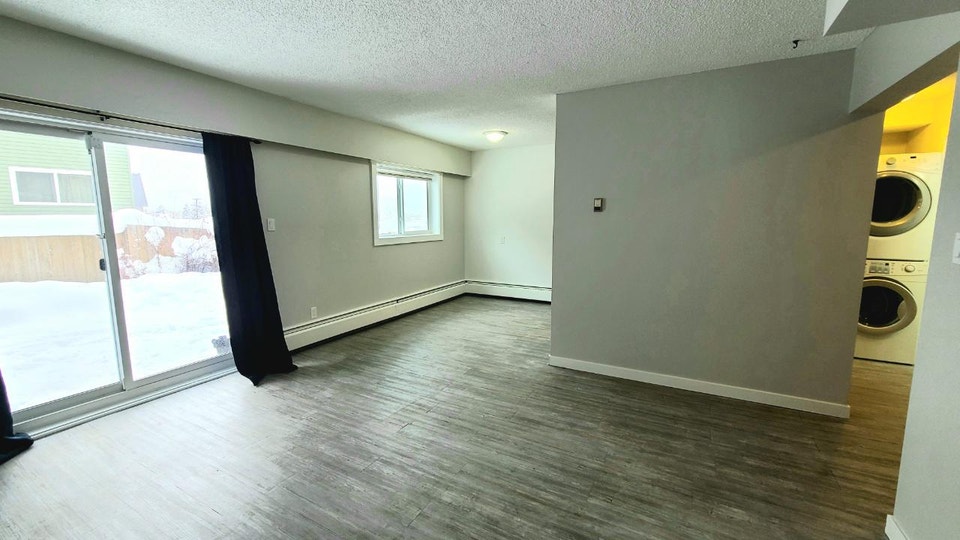 Beautiful three bedroom, two bathroom townhouse 2