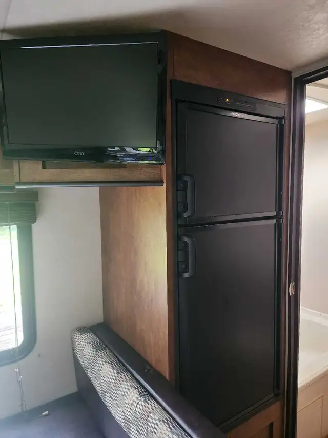 2017 Forest River in Travel Trailers & Campers in Kingston - Image 4